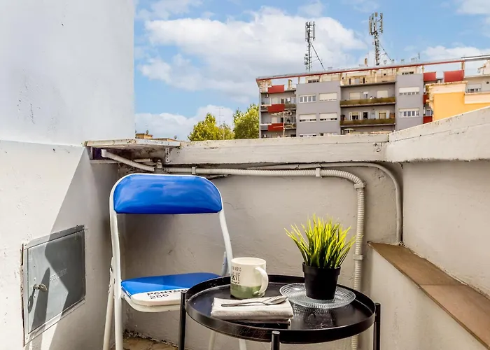 Mondrian House Apartment